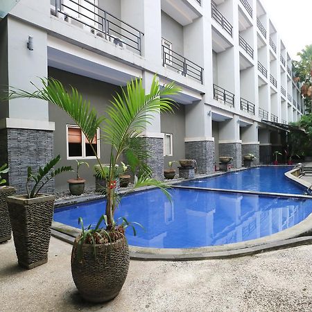 เมรัก ไลฟ์สไตล์ โฮเต็ล Hotel เดนปาซาร์ ภายนอก รูปภาพ