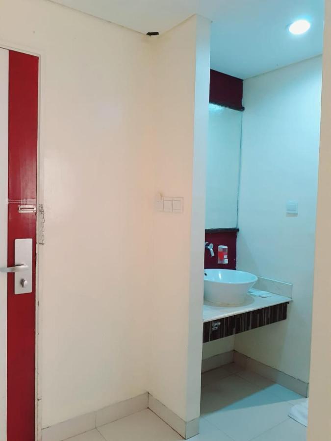 เมรัก ไลฟ์สไตล์ โฮเต็ล Hotel เดนปาซาร์ ภายนอก รูปภาพ