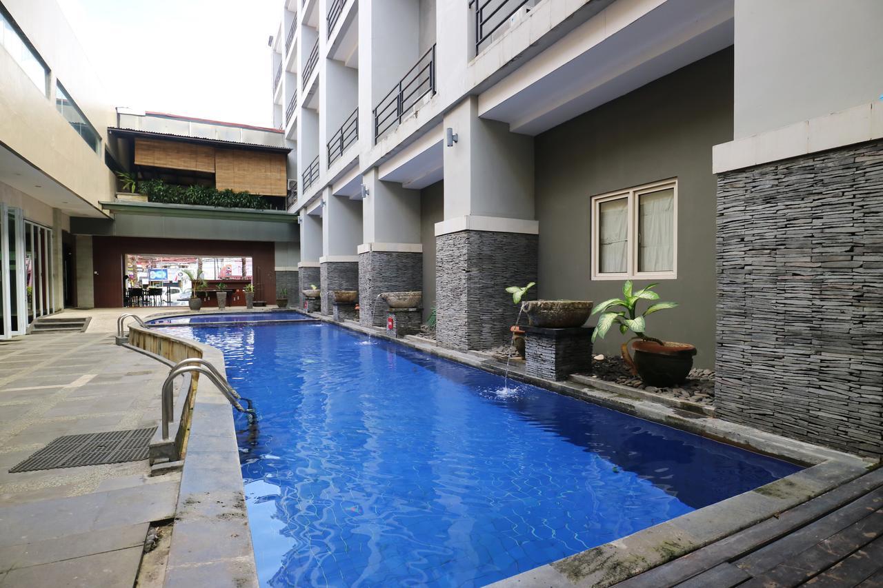 เมรัก ไลฟ์สไตล์ โฮเต็ล Hotel เดนปาซาร์ ภายนอก รูปภาพ