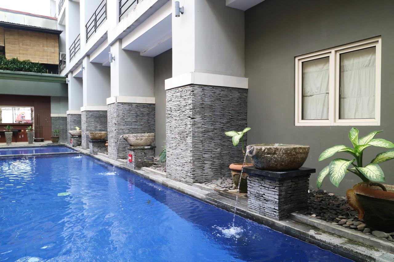 เมรัก ไลฟ์สไตล์ โฮเต็ล Hotel เดนปาซาร์ ภายนอก รูปภาพ