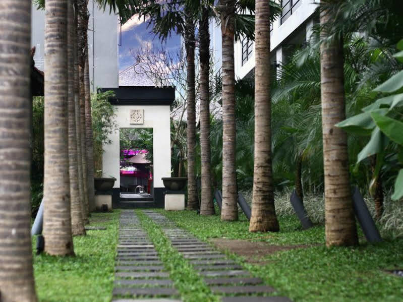 เมรัก ไลฟ์สไตล์ โฮเต็ล Hotel เดนปาซาร์ ภายนอก รูปภาพ