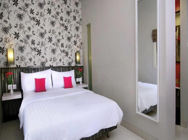 เมรัก ไลฟ์สไตล์ โฮเต็ล Hotel เดนปาซาร์ ภายนอก รูปภาพ